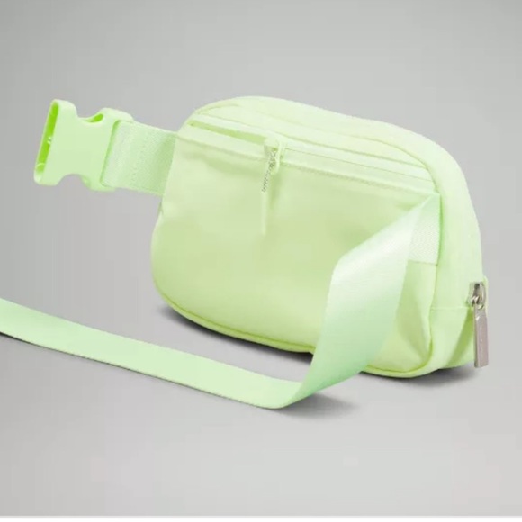 Lululemon Everywhere Belt Bag Faded Zap - Picture 3 of 8